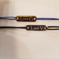 Bracelet cordon plaque gravée Love Initiale
