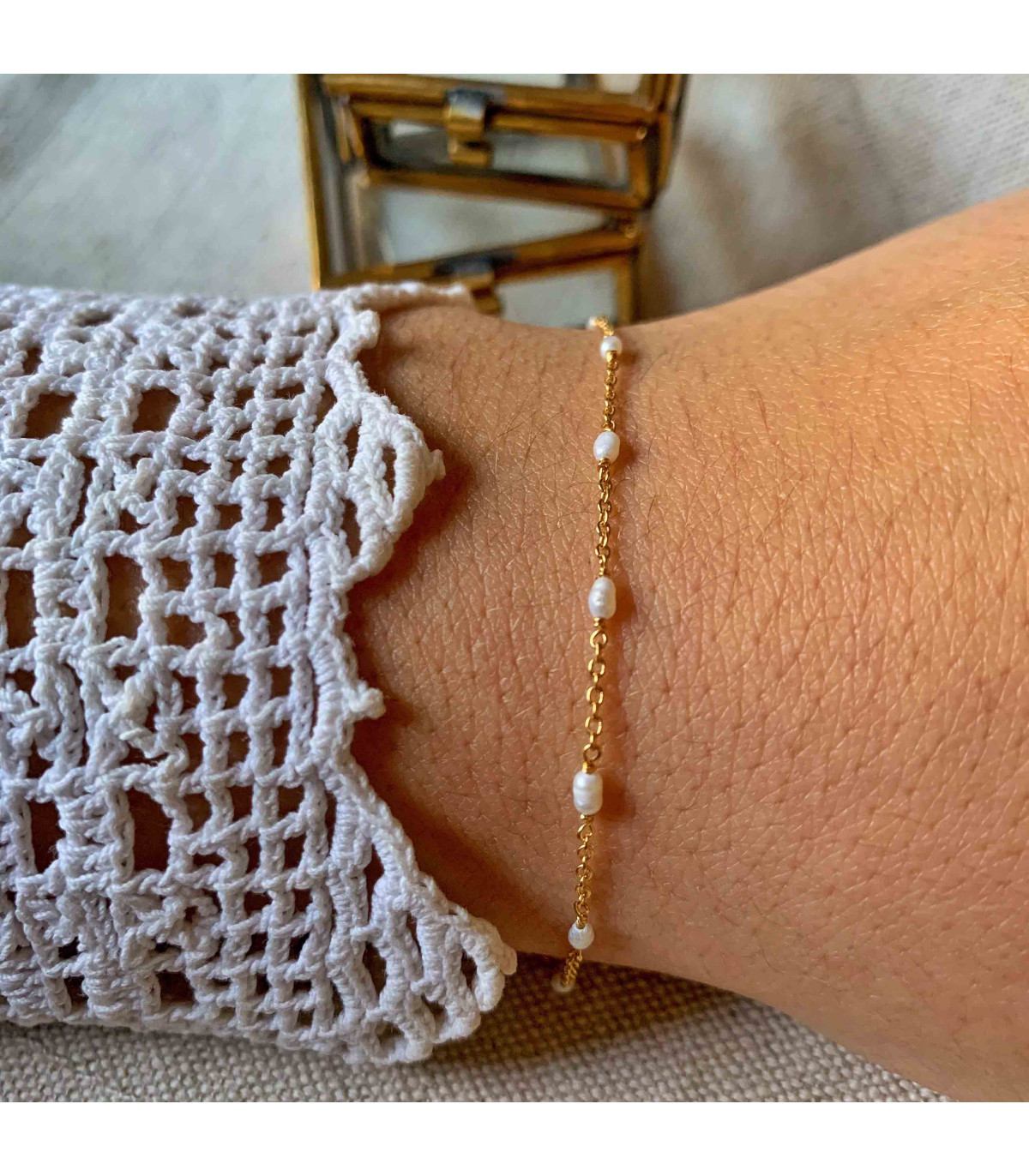 Bracelet chaîne double dorée et perles blanches Nusa Dua - Le petit Souk