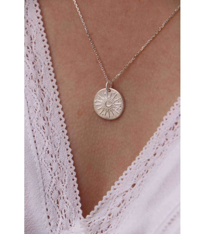 Collier Lune Rayonnante