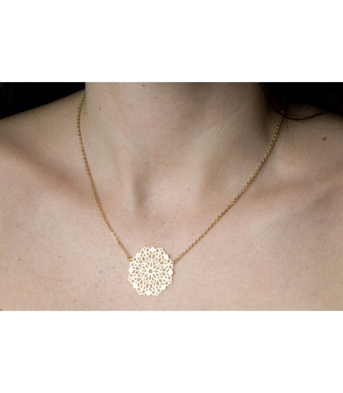 Collier chaine grande rosace