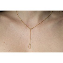 Collier un ovale goutte